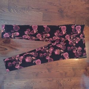 Le chateau pants size 10 rose print